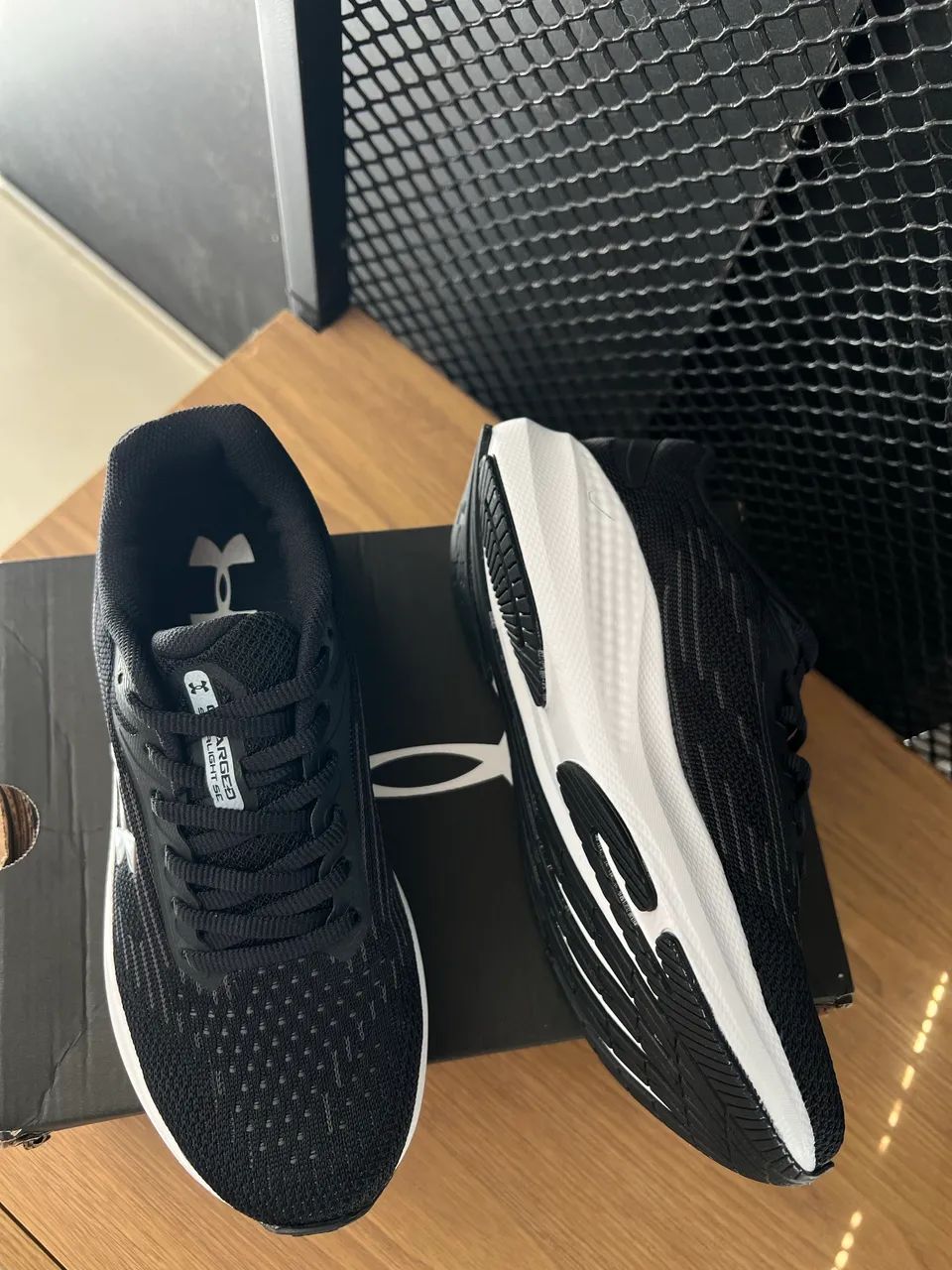 Tênis Under Armour Corrida Charged Original  - Foto 2