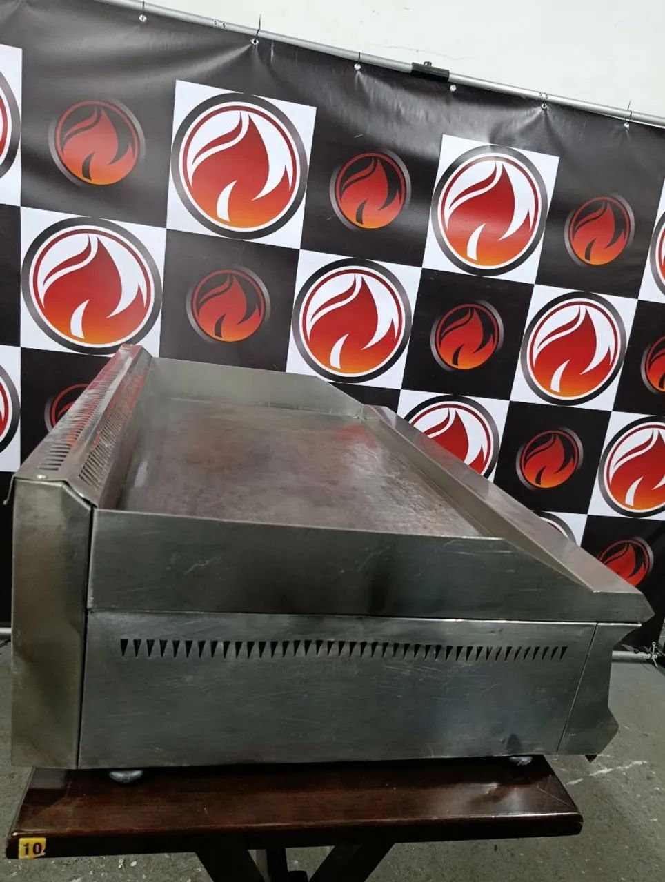 Chapa industrial 4 queimadores marca ELVI gás GLP funcionando perfeitamente  - Foto 5