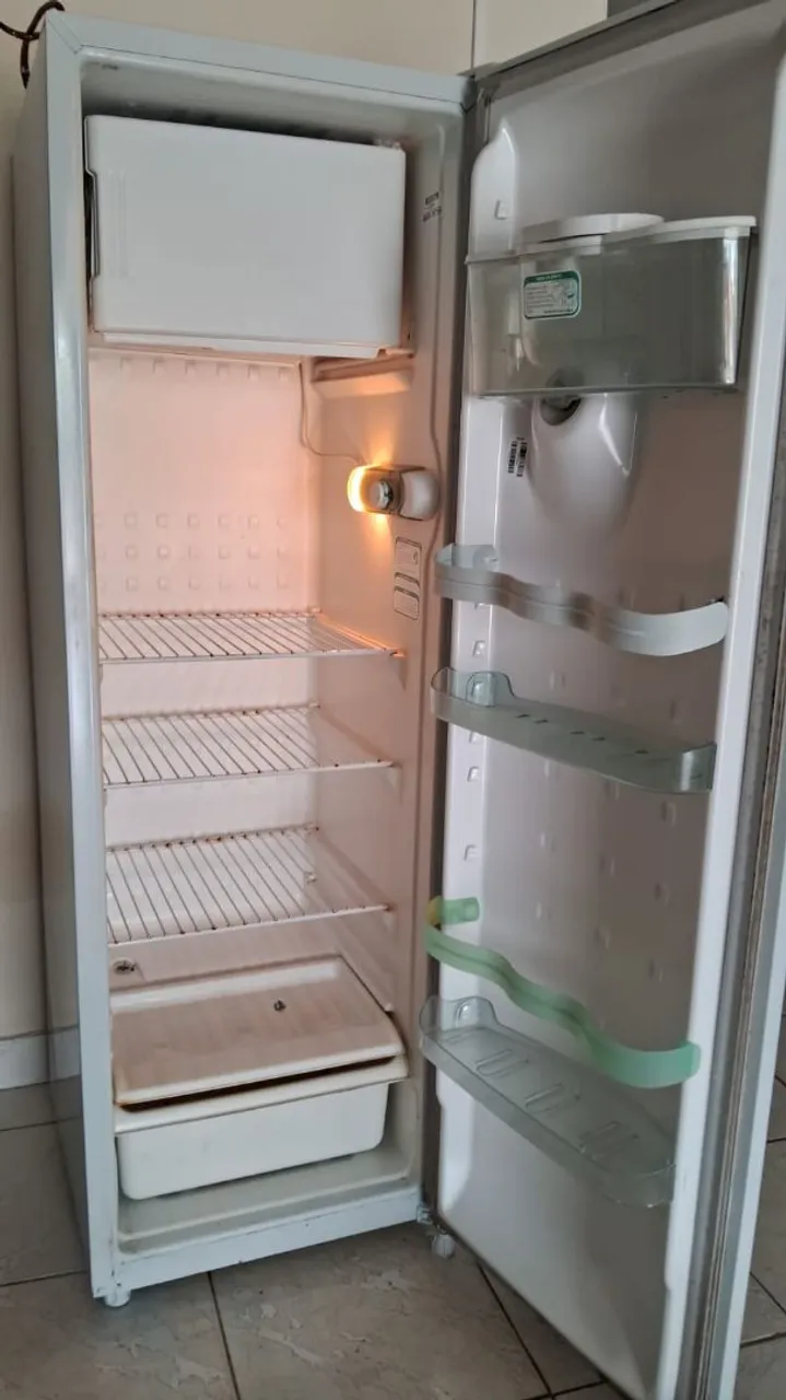 Geladeira muito boa