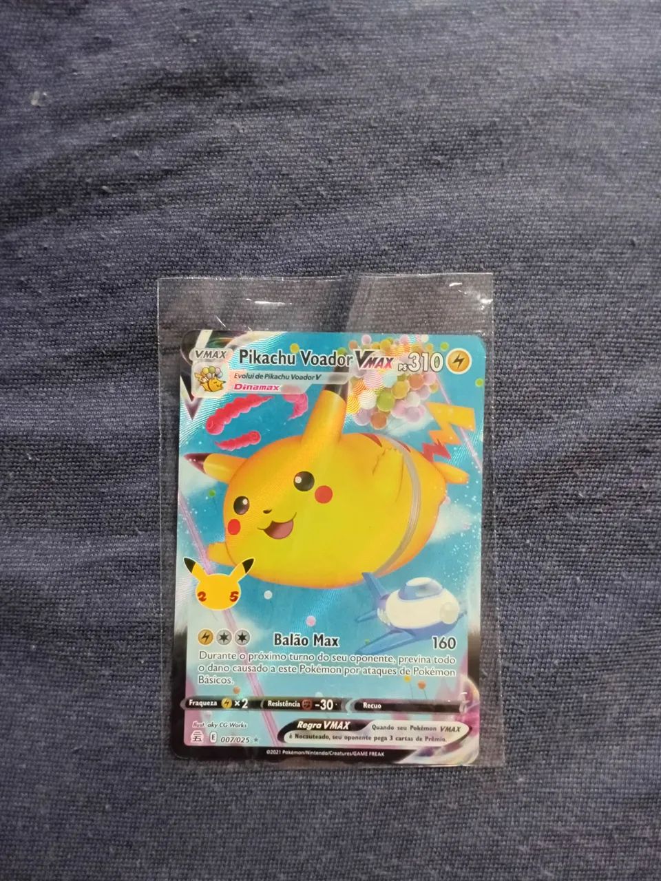 Carta Pokemon Pikachu Voador Vmax full art brilhante 