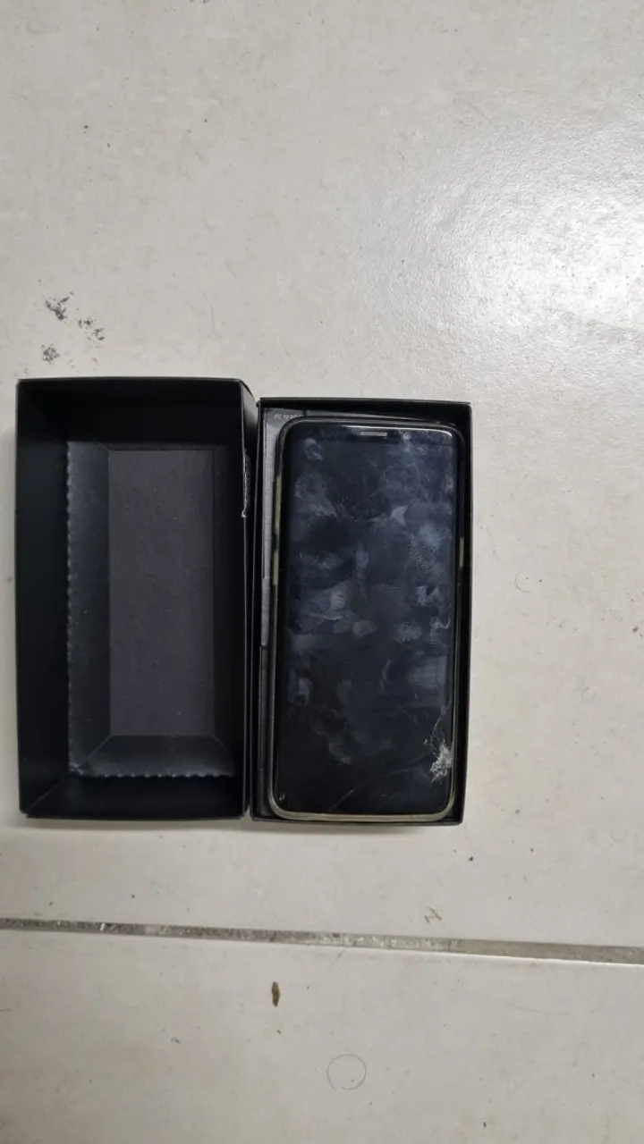 Celular Galaxy S9 na Caixa (COM DEFEITO)