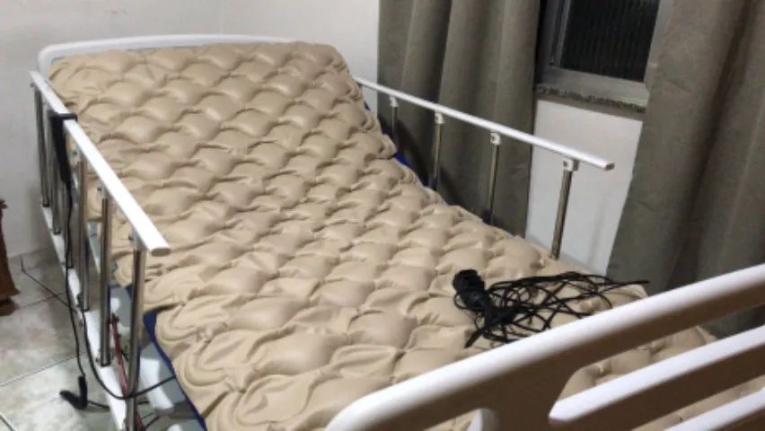 cama hospitalar semi nova com controle remoto 3 posições  - Foto 6