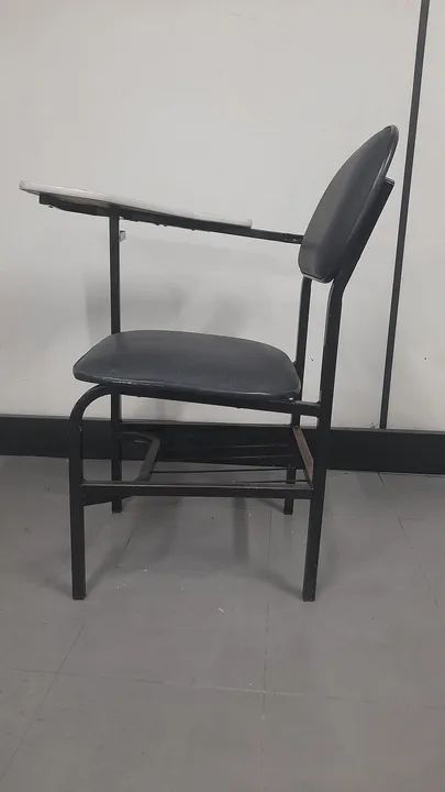 Cadeira estilo carteira escolar - Foto 3