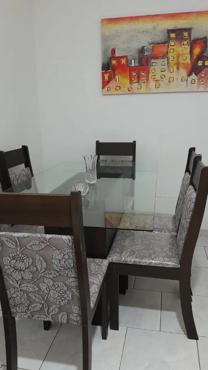 MESA DE JANTAR COM 6 CADEIRAS