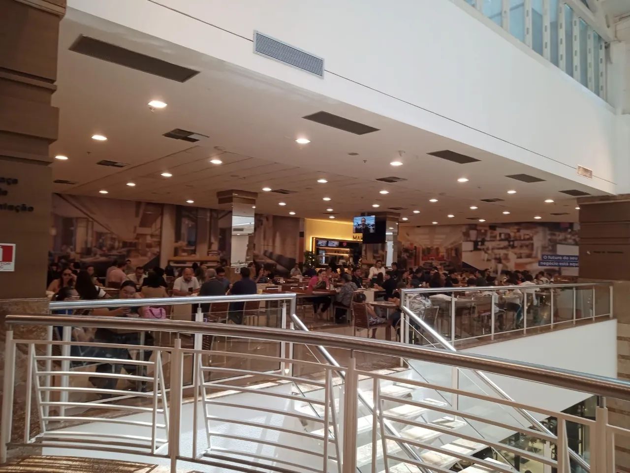 "RESTAURANTE EM SHOPPING ALTO PADRÃO "