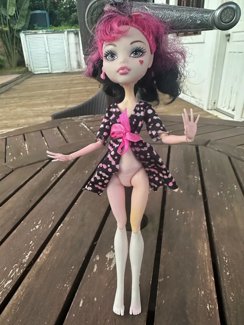 Monster High Draculaura+Kit banheiro originais usados - Foto 5