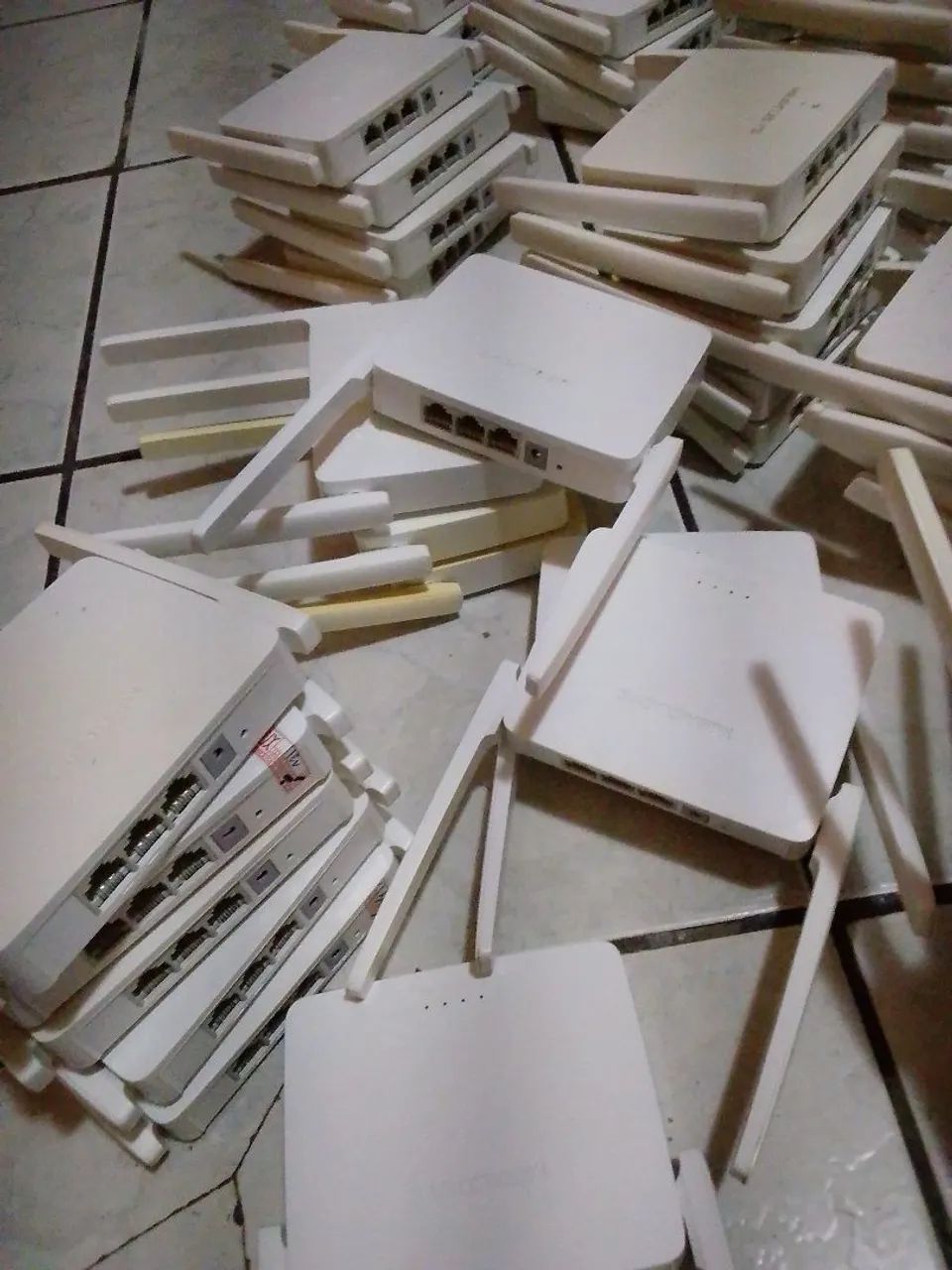 20 Roteadores Mercusys MW301R - Foto 2