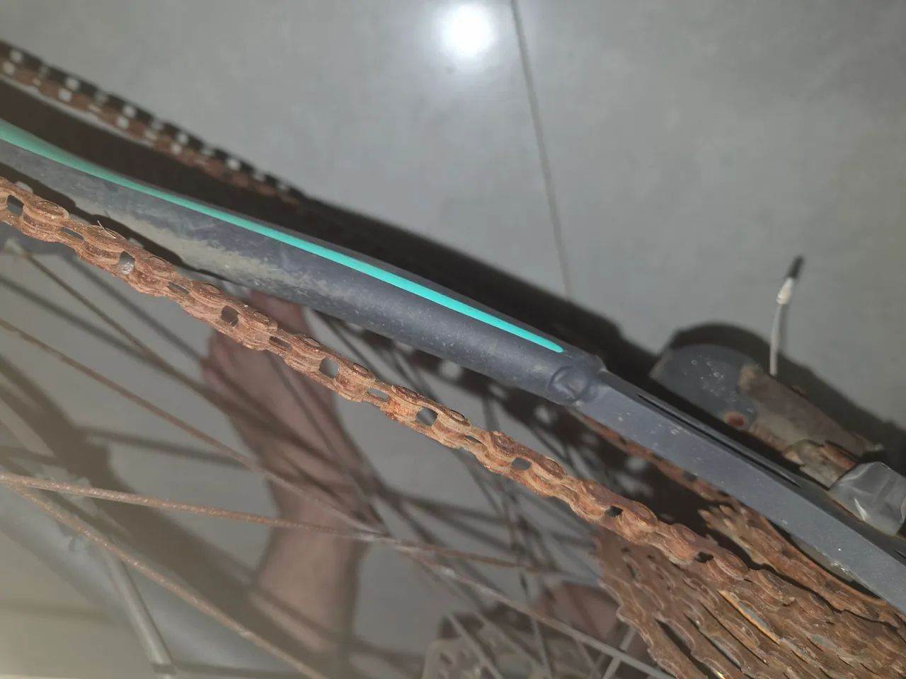 Bicicleta verde e preto - Foto 3