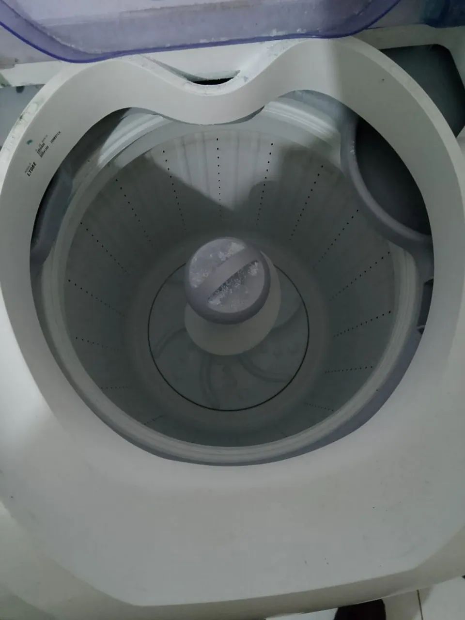 Máquina de lavar 8 kilos semi nova