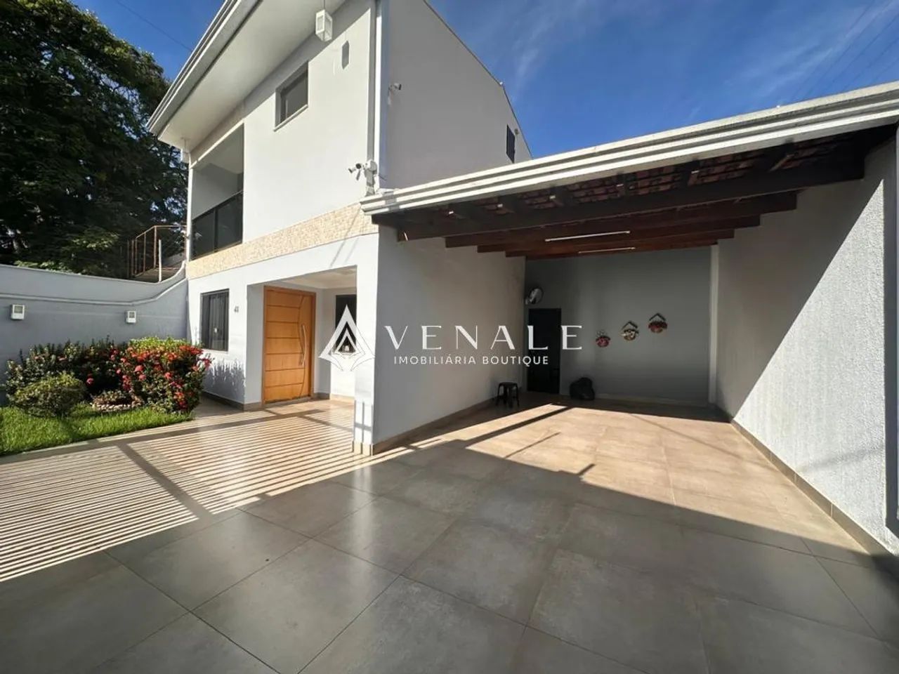 Sobrado à venda em Maringá, Jardim Alvorada, com 3 quartos, com 195.38 m² - Foto 2