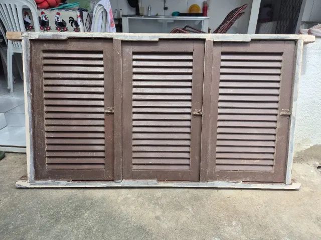 Window 446520334306529281