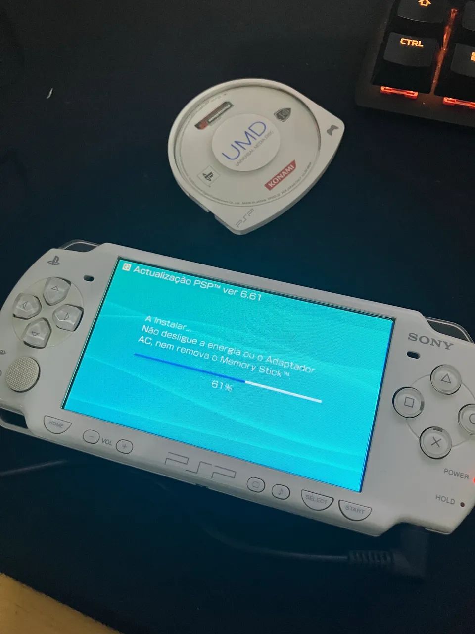 PSP 2000 Branco Edição Japonesa (Ceramic White) - Impecável