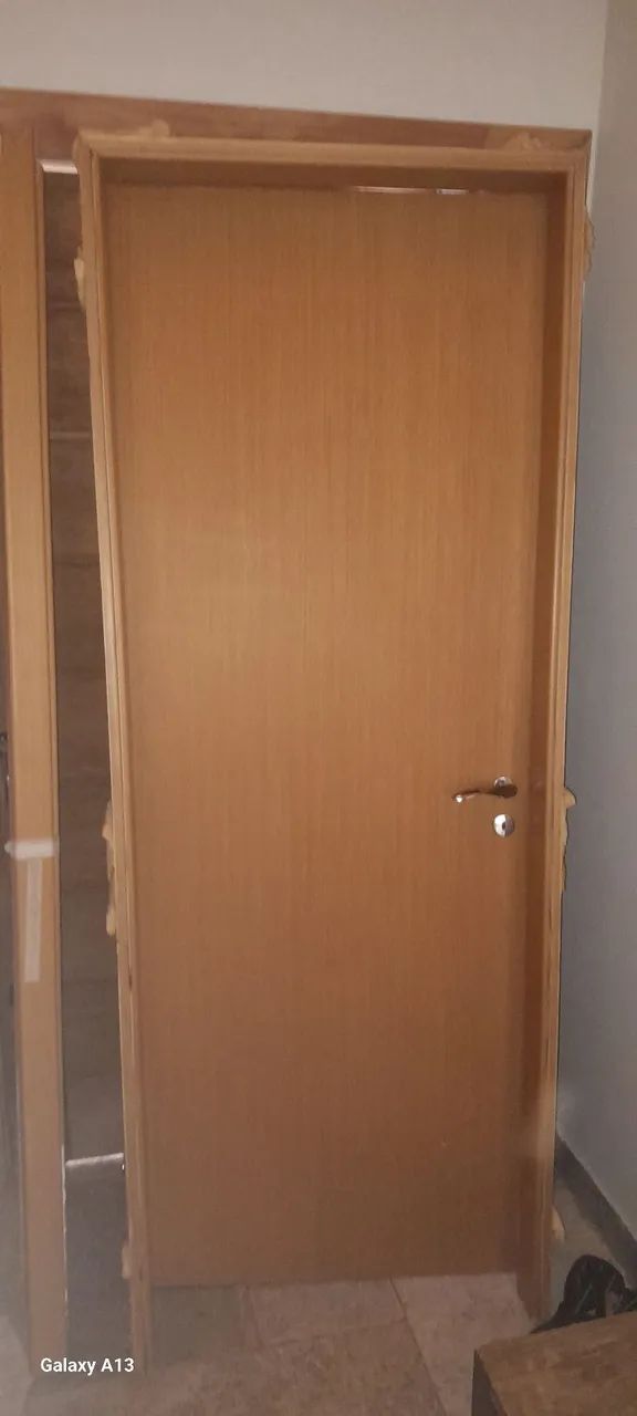 Porta de 80 cm completa