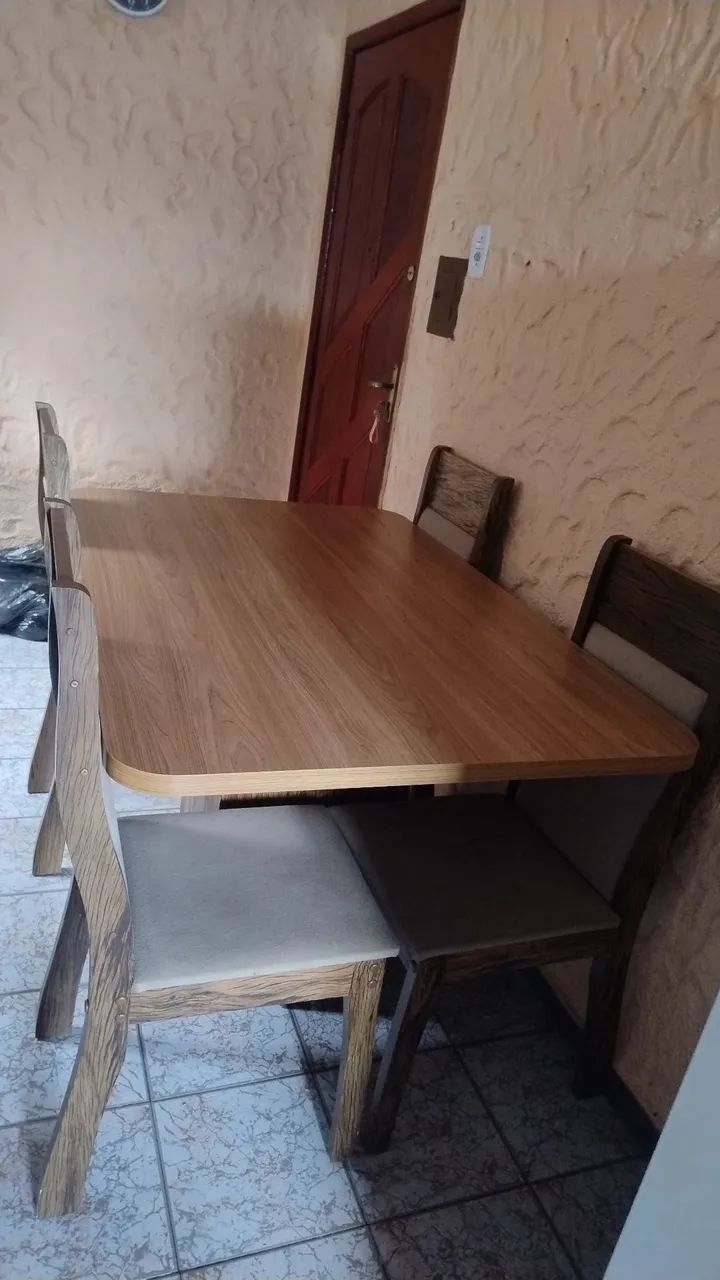 Mesa com 4 cadeiras  - Foto 3