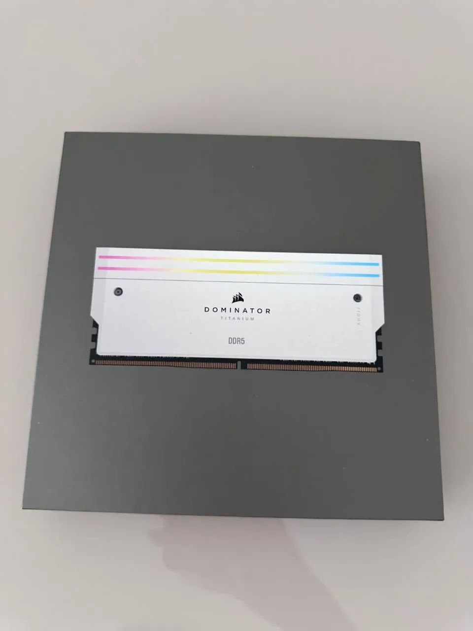 CORSAIR DOMINATOR TITANIUM RGB 32GB (2x16GB) DDR5 DRAM 6400MT/s - Foto 3