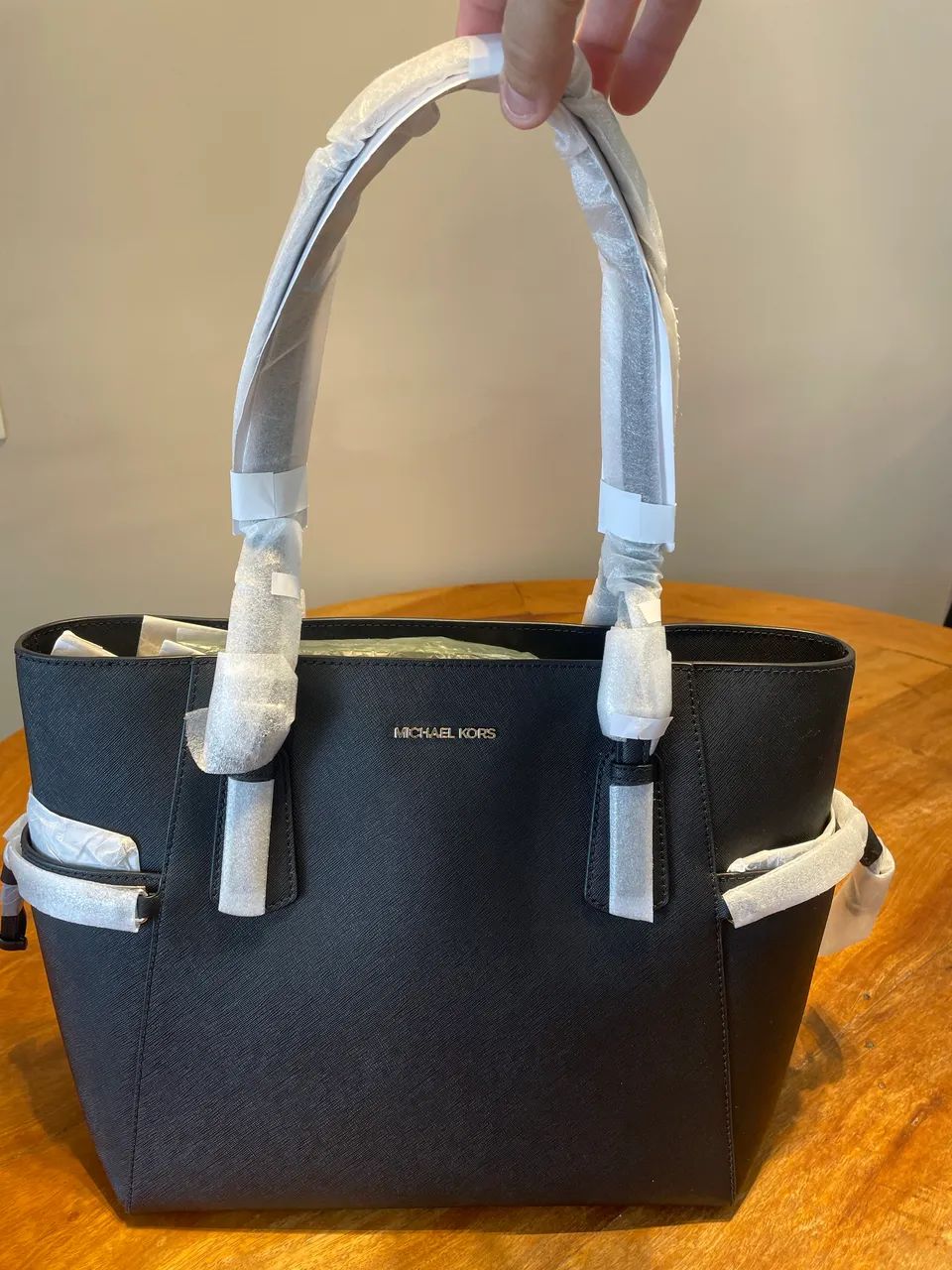 Bolsa Original Michael Kors Voyager  - Foto 5