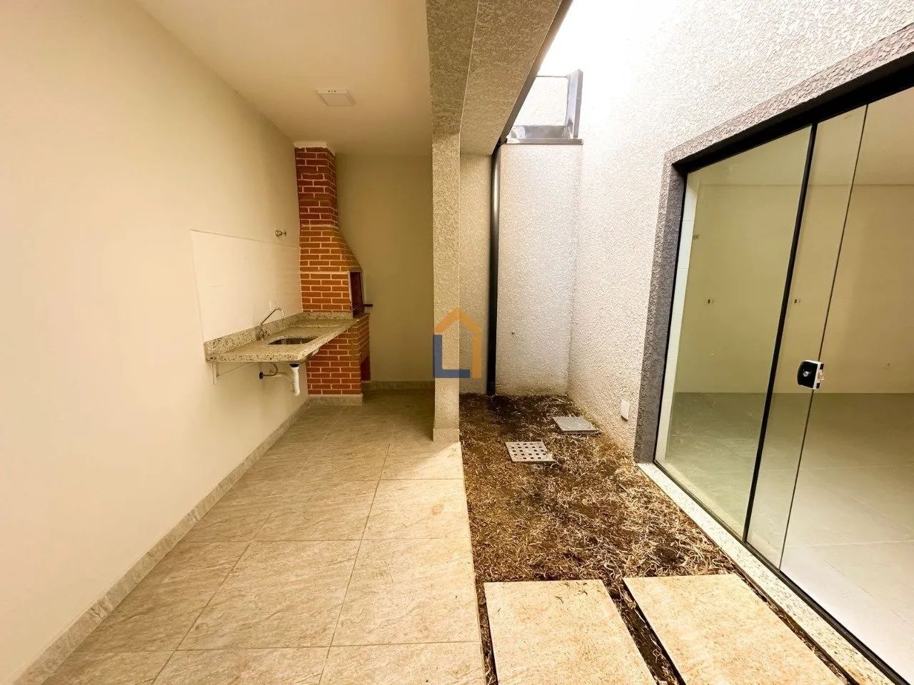 Sobrado com 3 quartos com ótimos acabamentos - Foto 4