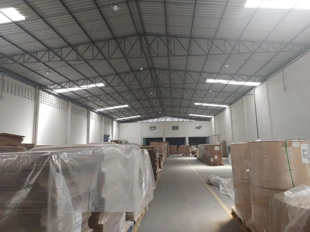 ALUGO GALPÃO COM  1400 m2 COMPENSA 3