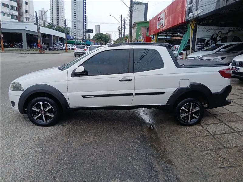 Fiat Strada Trekking 1.6 16V Flex CD 2014 - Foto 5