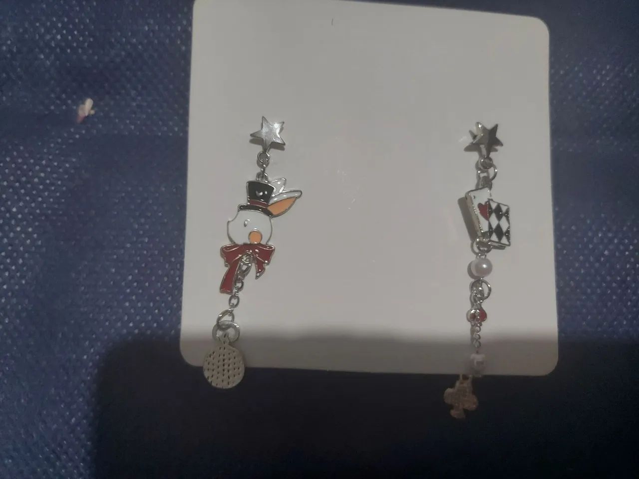 Brinco alice no país das maravilhas 