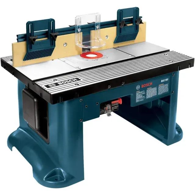Mesa de bancada Bosch RA 1181 com tupia Bosch GFF 1600 CE com acessórios