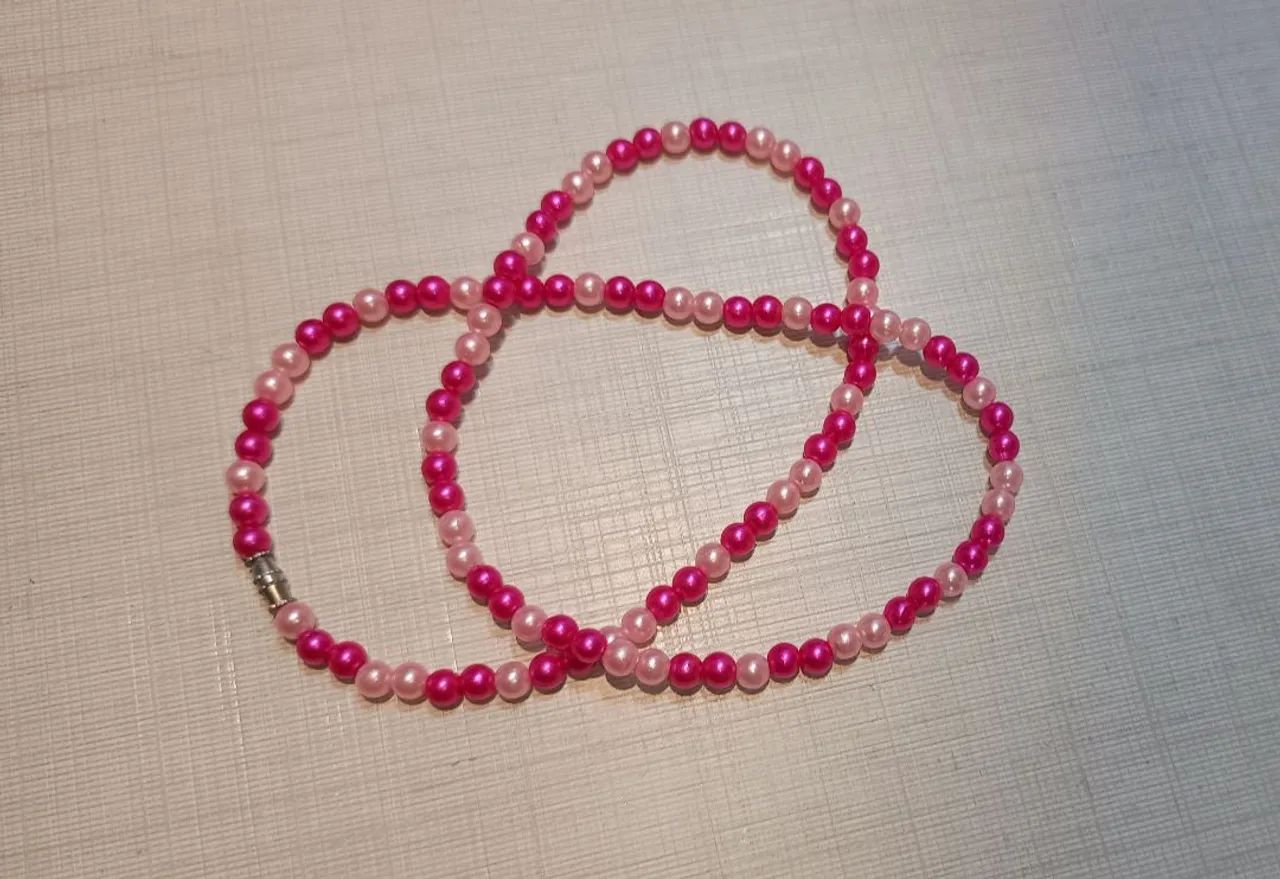 Colar rosa de miçangas - Foto 2