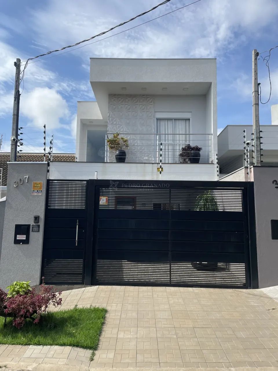 Belissimo Sobrado com piscina e 04 suítes - Jardim Brasil