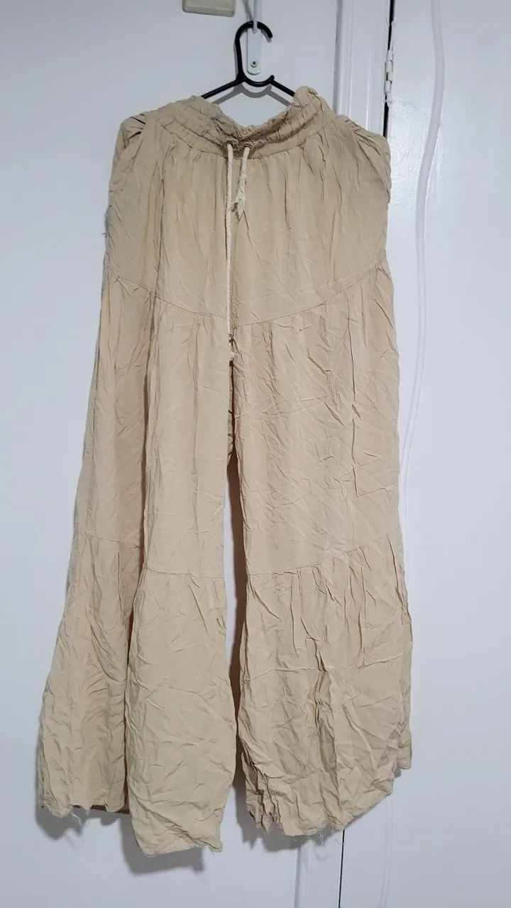 Calça saia beige M , viscose forrada