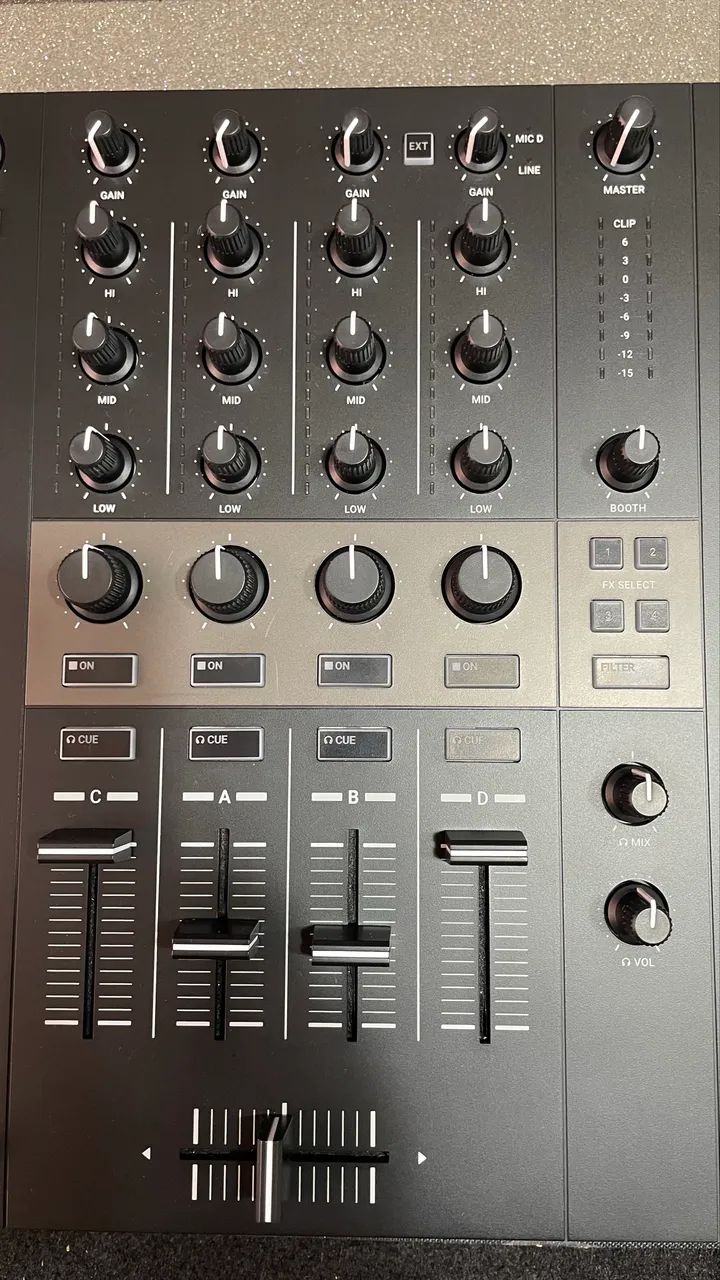 Controladora Traktor MK3 S3 - Foto 3