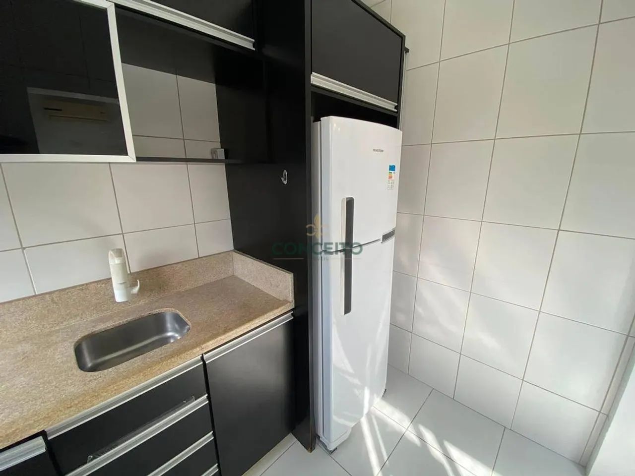 Apartamento Semi-Mobiliado com 2 Dormitórios para Locação no Abraão  Florianópolis - Foto 3