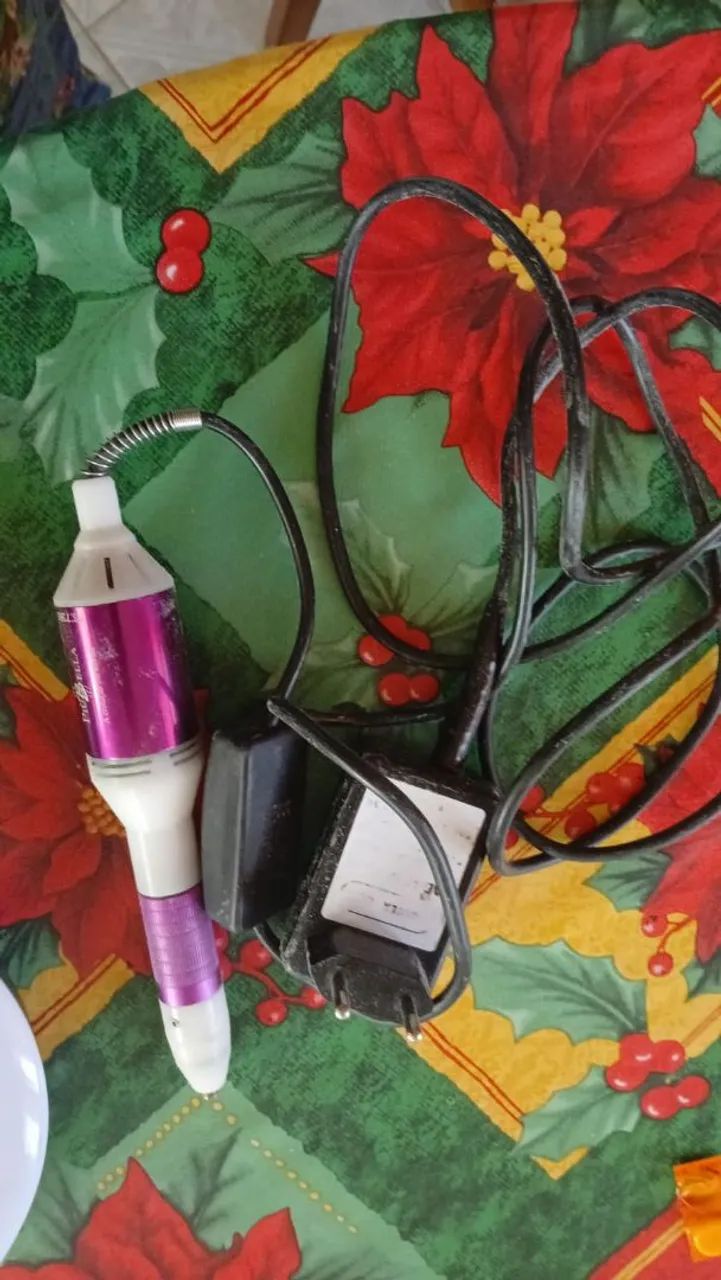 VENDO ringuilight + aspirador de pó de unha.$400 