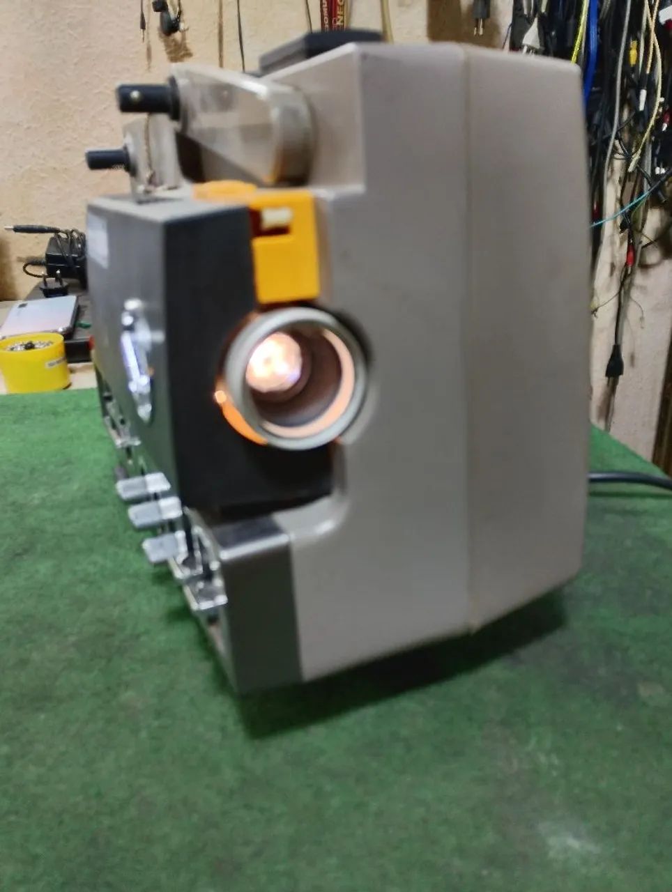 Projetor sankyo sound - 600 super 8 leiam ! - DVD, Blu-Ray e Vídeo