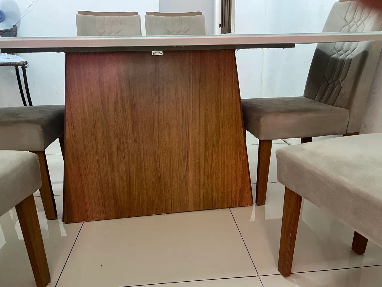 Mesa com 6 cadeiras em ótimo estado  - Foto 2