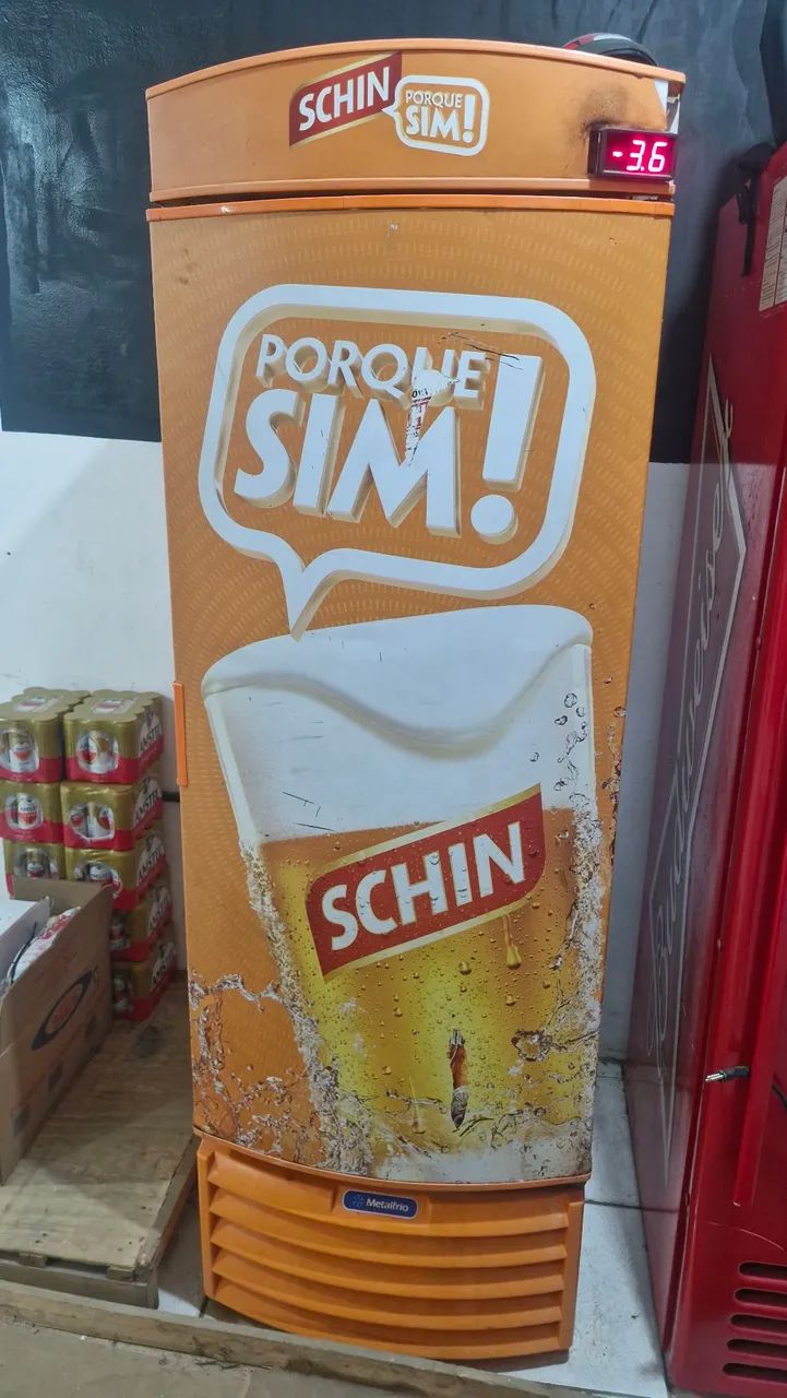 Cervejeira vertical 