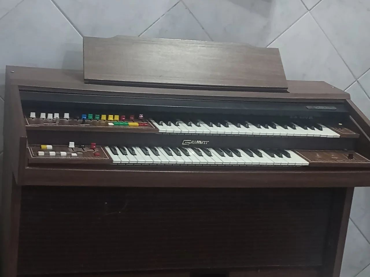 Vende se um órgão