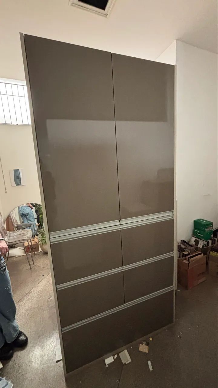 ARMÁRIO GUARDA ROUPA