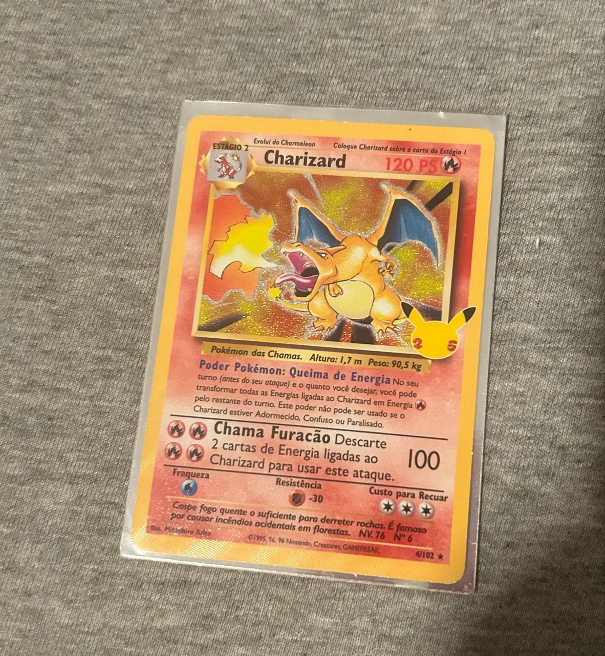 Charizard 4/102 celebrações 