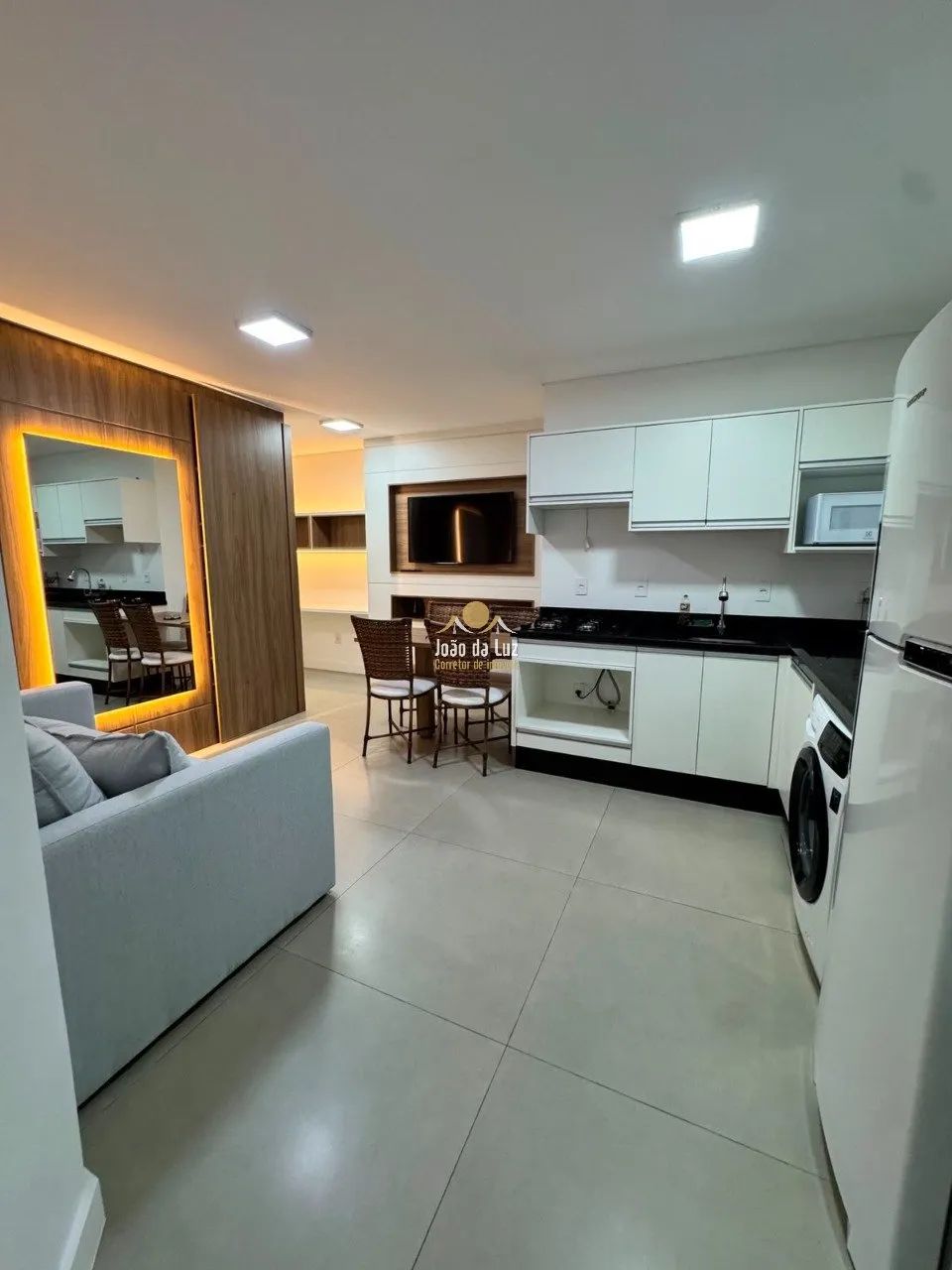 APTO PLANEJADO, MODERNO E COM TERRAÇO ACONCHEGANTE