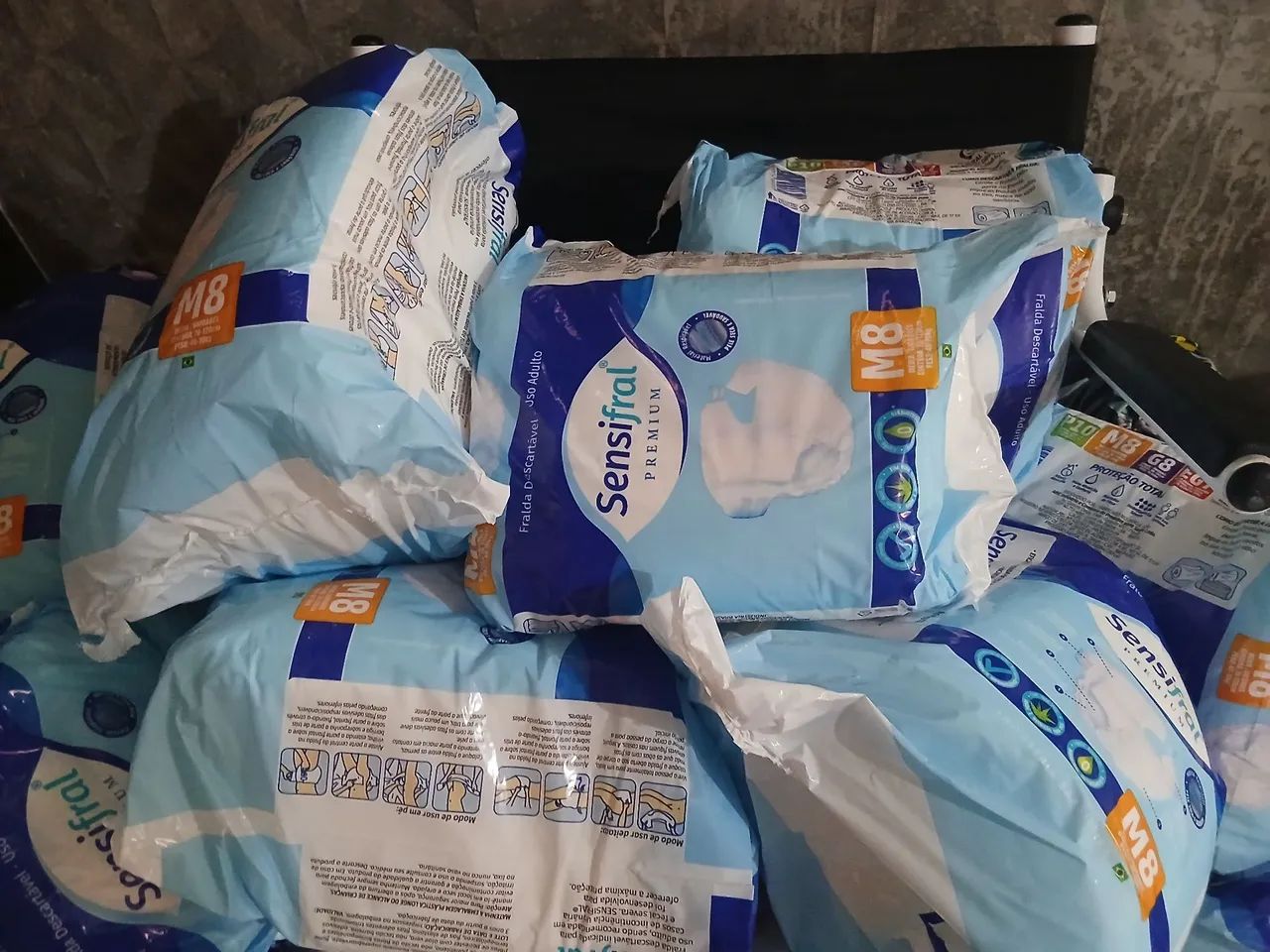 Fraldas Geriatricas da Sensifral, tamanho M ,18 pacotes  por apenas 200,00 reais, Chama!!! - Foto 3