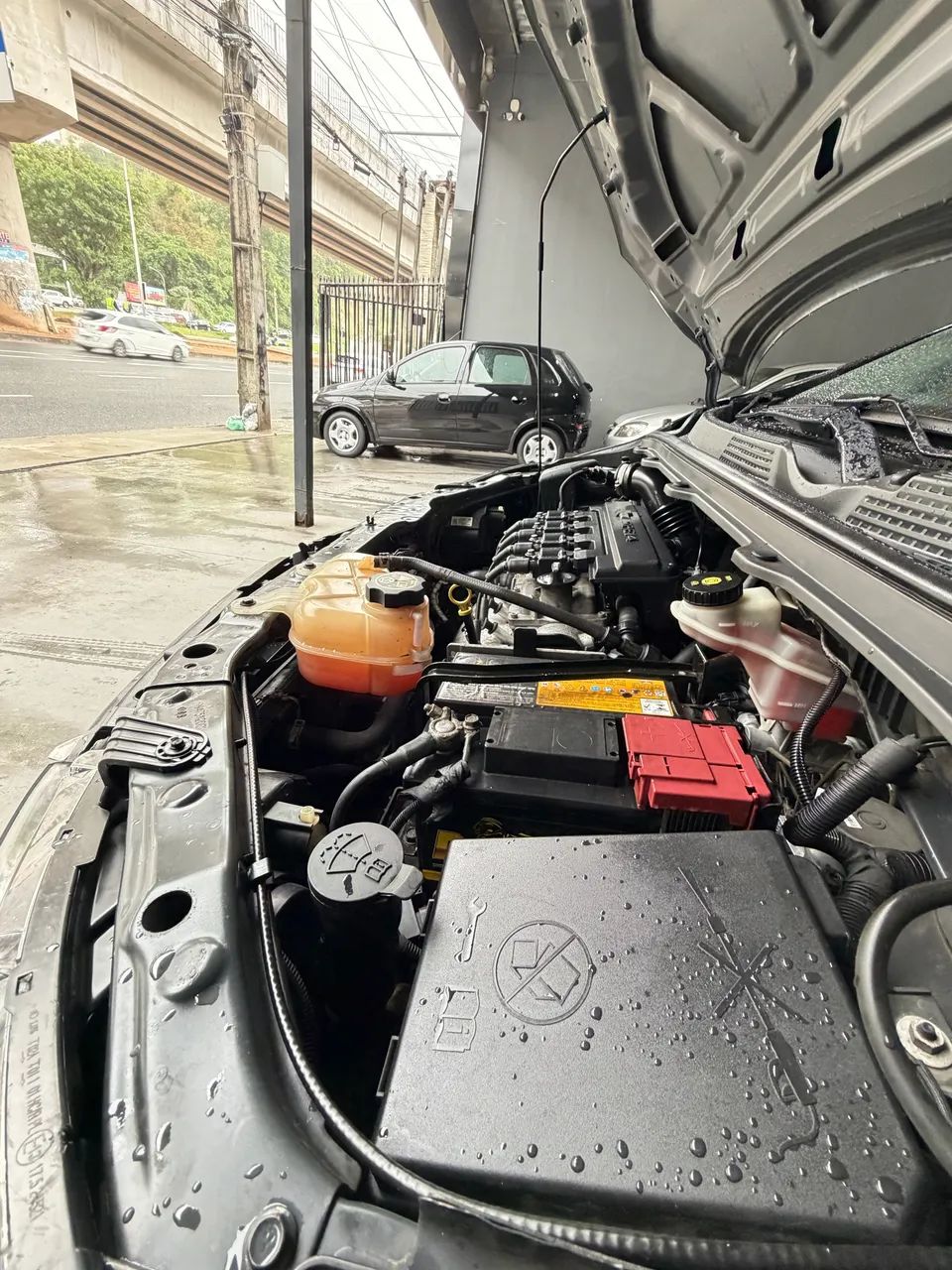 Chevrolet Onix Hatch LT 1.4 8V Flex Mec. 4P 2018 - Foto 3