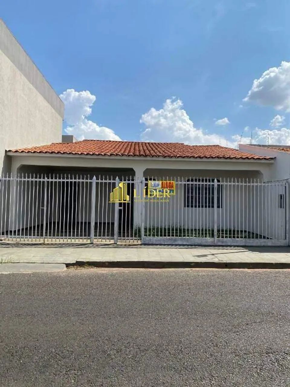 EXCELENTE CASA BAIRRO BRASIL TODA REFORMADA