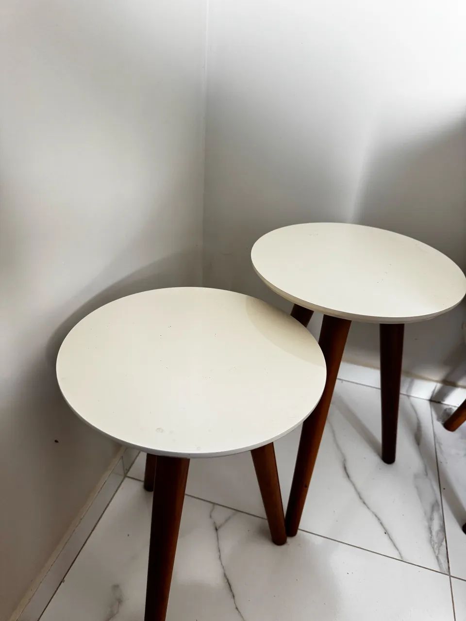 Conjunto com 2 Mesas Laterais - Foto 2