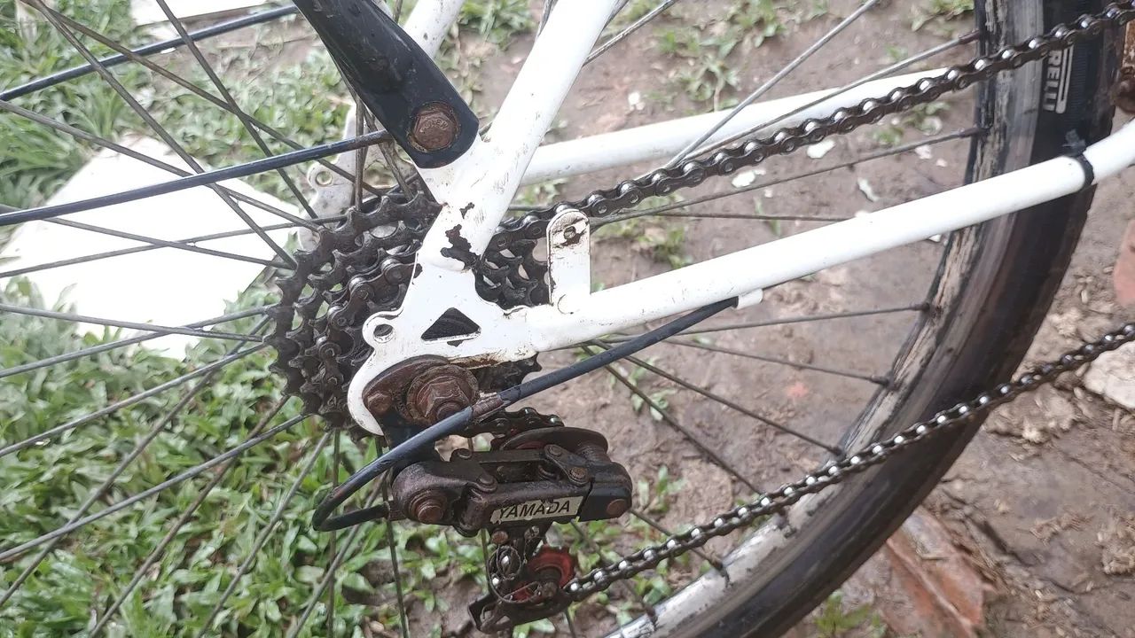 Bicicleta aro 26 ela tem marcha  - Foto 2