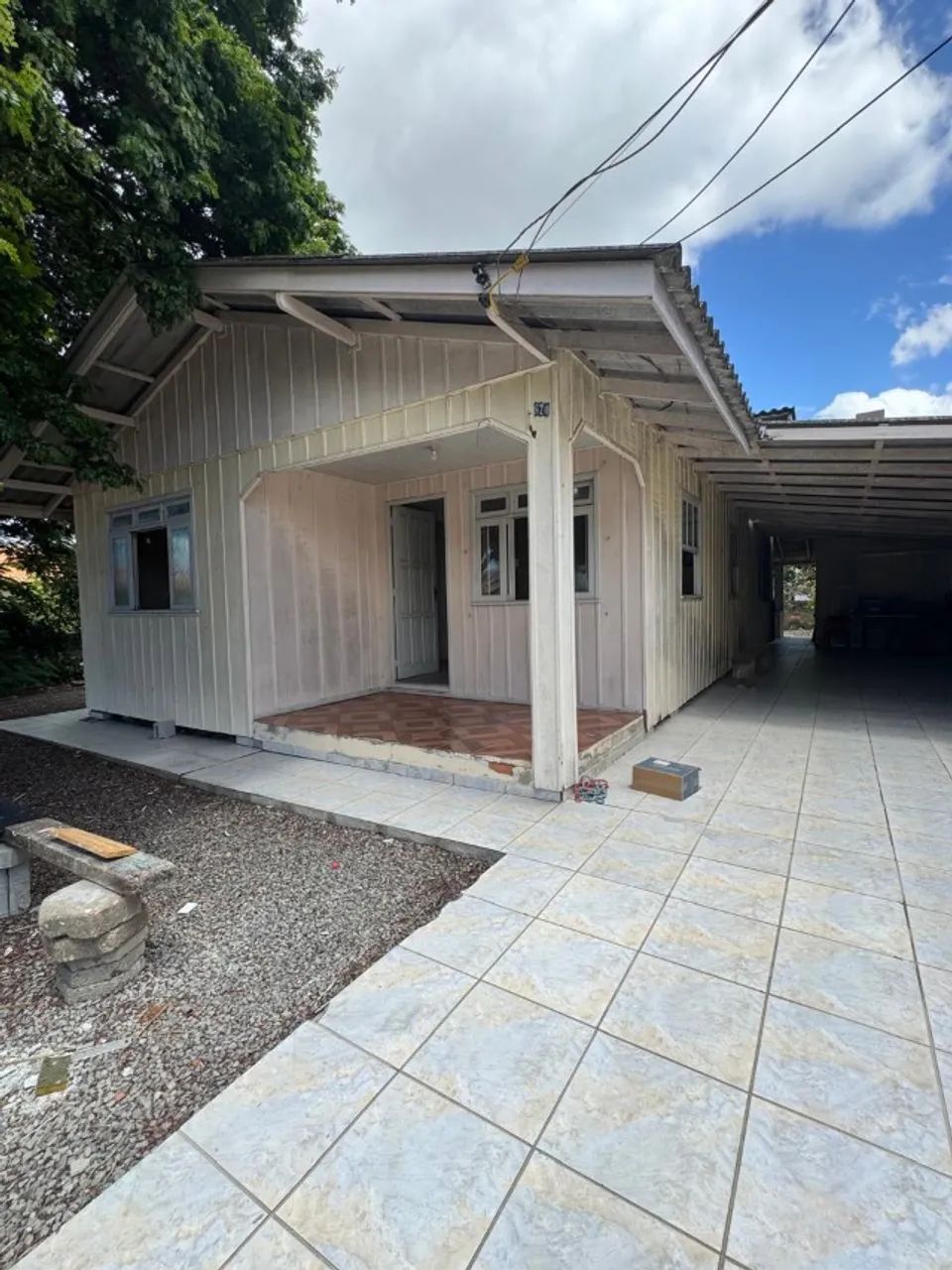 Casa de madeira de lei já desmontada 6x8 + garagem