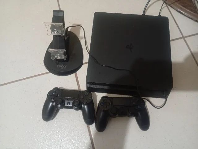 Ps 4 2 controles e 7 jogos