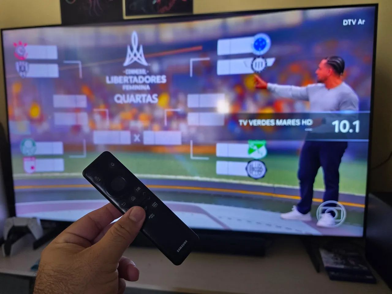 Smart TV Samsung 65 Polegadas UHD 4K crystal led  - Foto 3