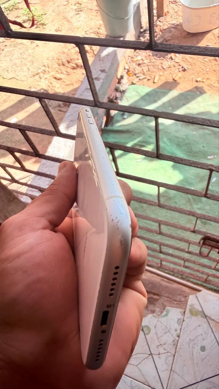 iPhone XR 64g branco  - Foto 5