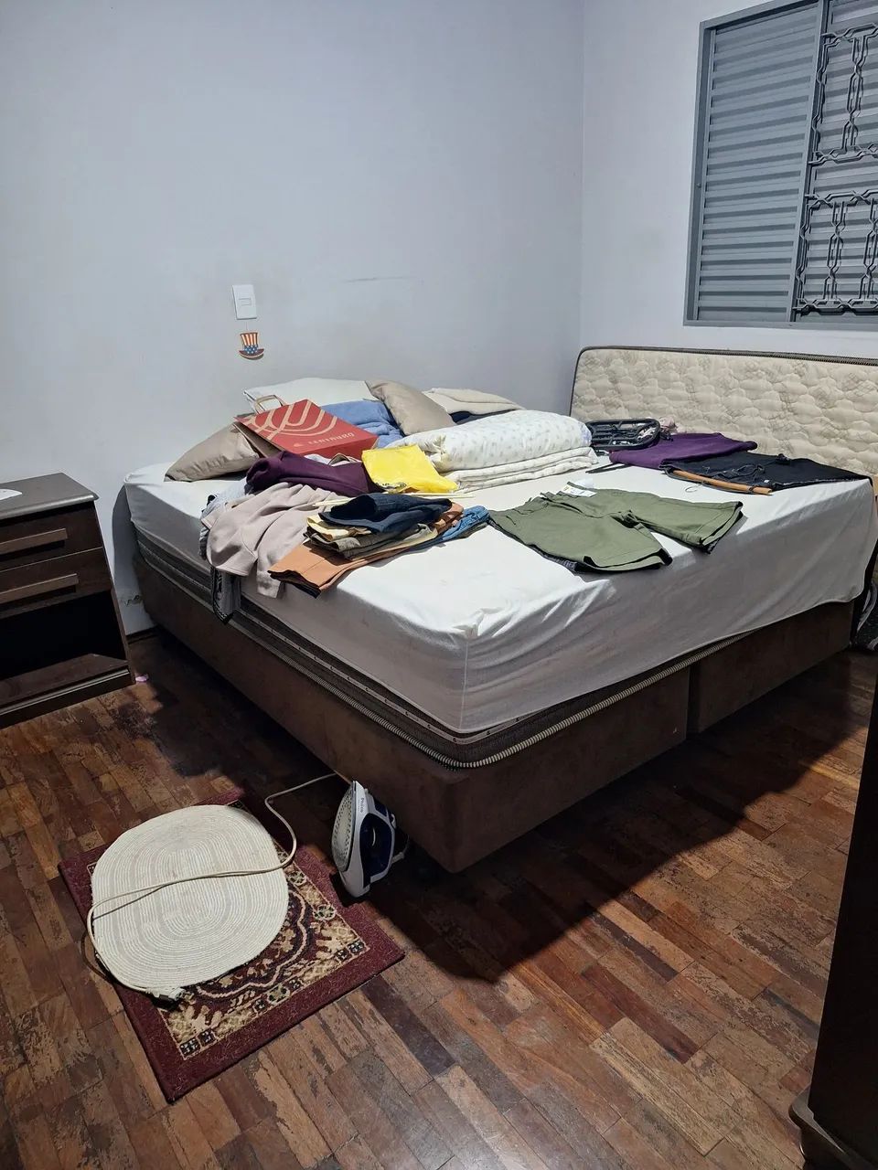 Cama casal queen
