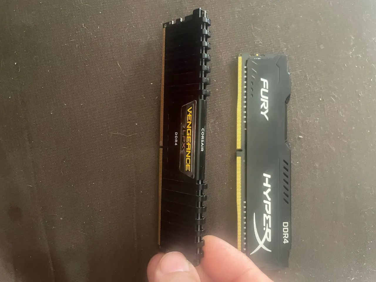 2 MEMORIAS DDR 4 2400mhz  preco as duas 