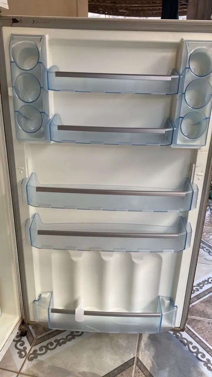 Refrigerador Bosch - Usado - Foto 4